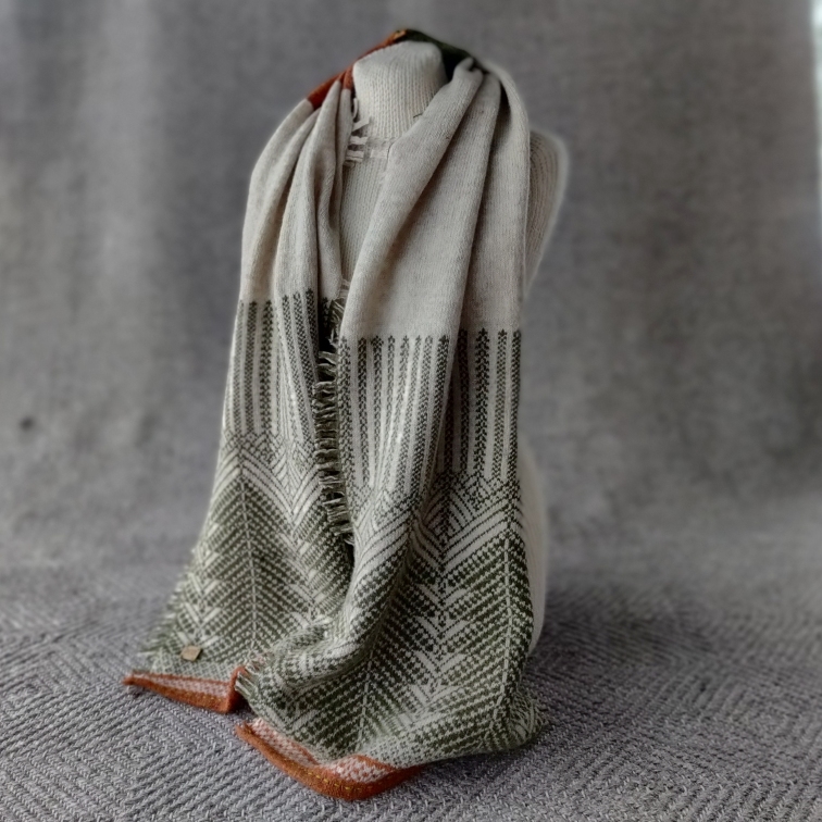 Vilse i Dalarna Shawl - Oat / Forest Green