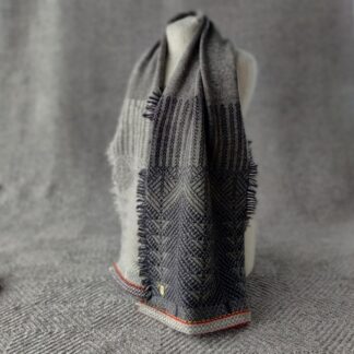 Vilse i Dalarna Shawl - Moss 2